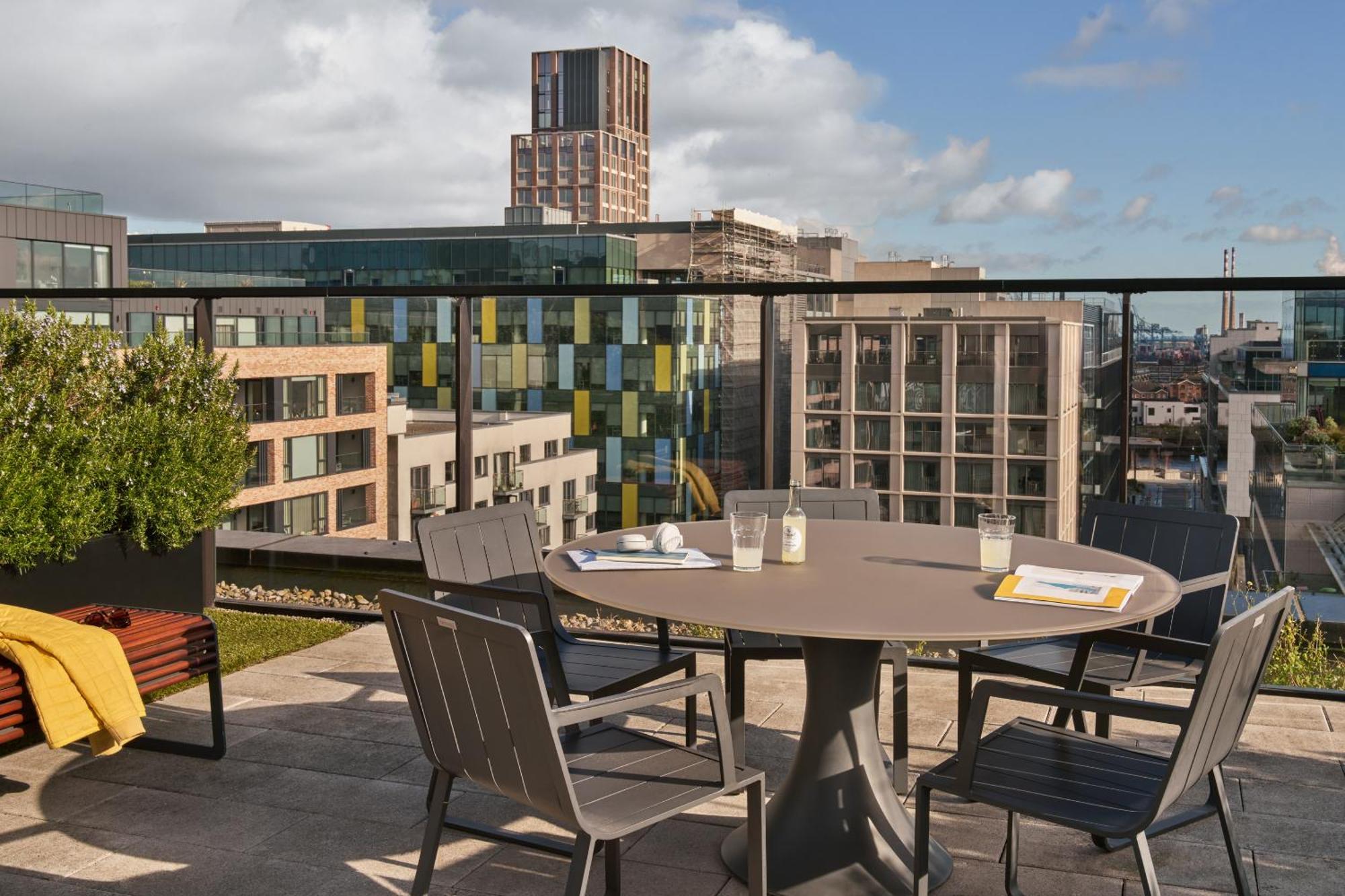 Britain Quay, Sonder Apartments By Marriott Bonvoy 더블린 외부 사진